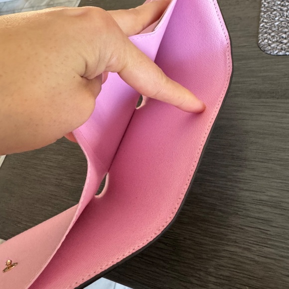 Louis Vuitton Victorine Wallet - Picture 4 of 5